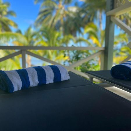 Paparei Beachfront Bungalows, Aitutaki アルタンガ エクステリア 写真