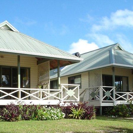 Paparei Beachfront Bungalows, Aitutaki アルタンガ エクステリア 写真