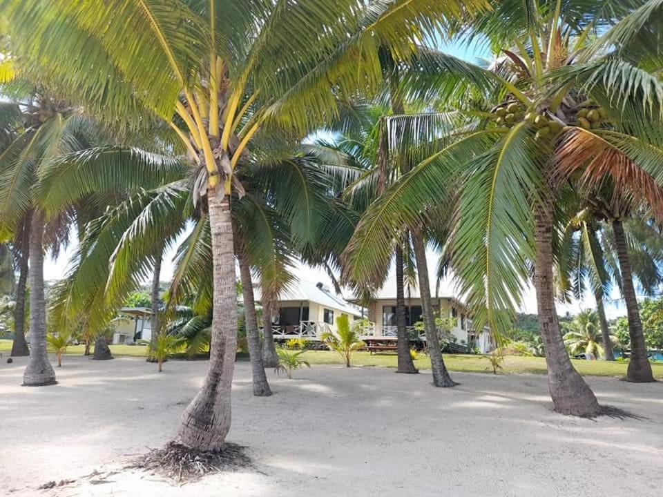 Paparei Beachfront Bungalows, Aitutaki アルタンガ エクステリア 写真